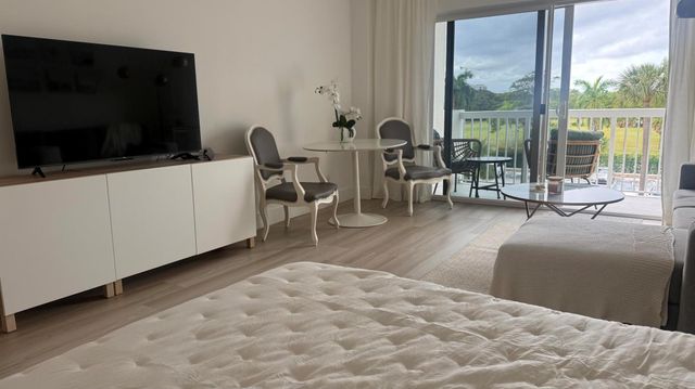 2600 N Flagler Drive 313, West Palm Beach, FL 33407