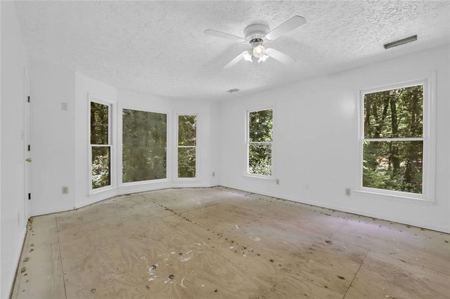 424 Sherwood Drive, Woodstock, GA 30188