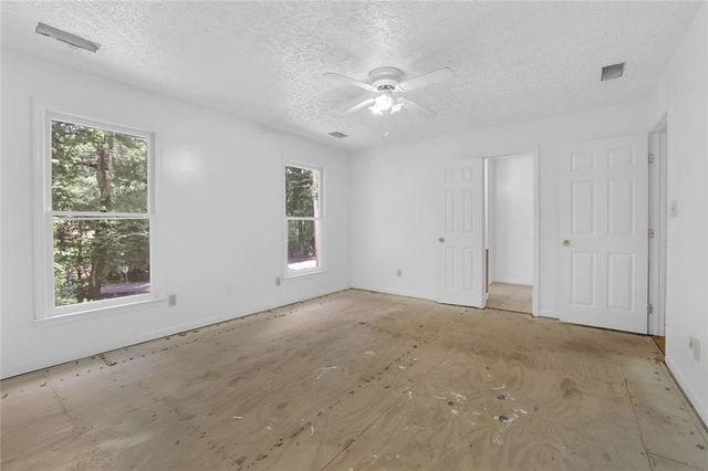 424 Sherwood Drive, Woodstock, GA 30188