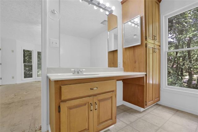 424 Sherwood Drive, Woodstock, GA 30188