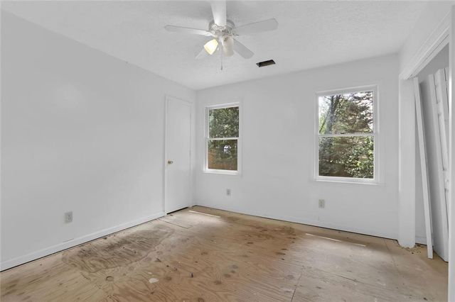 424 Sherwood Drive, Woodstock, GA 30188