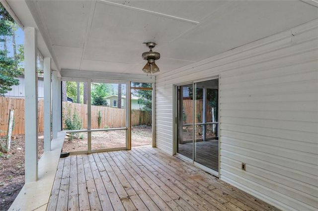 424 Sherwood Drive, Woodstock, GA 30188