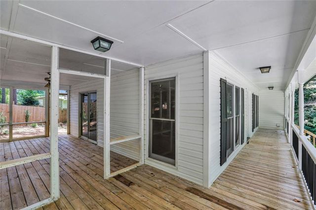424 Sherwood Drive, Woodstock, GA 30188