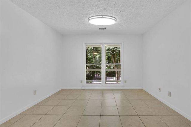 424 Sherwood Drive, Woodstock, GA 30188