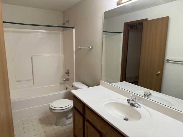 408 W Gamm Ct, Andover, KS 67002