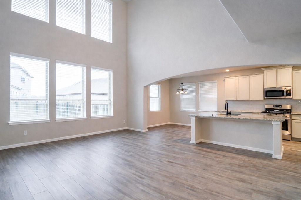 5296 Latigo Court, Alvin, TX 77511