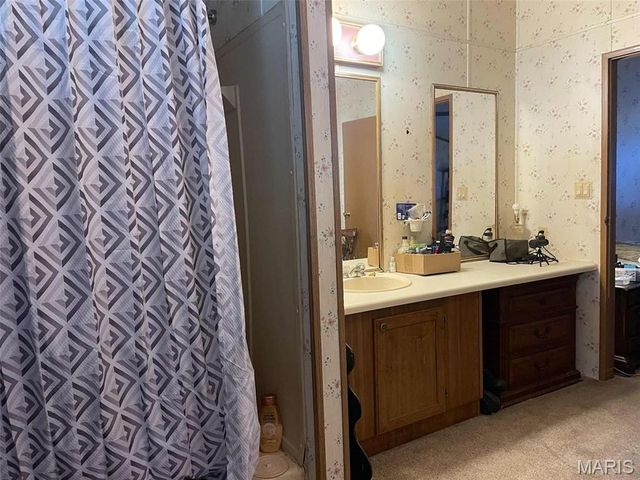 145 W Click Avenue, Puxico, MO 63960