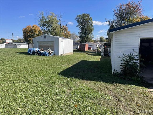 145 W Click Avenue, Puxico, MO 63960