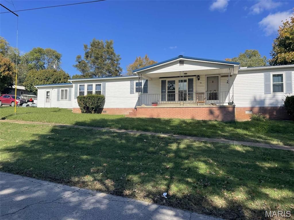 145 W Click Avenue, Puxico, MO 63960