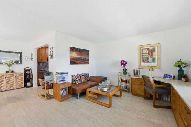 433 Flanders J, Delray Beach, FL 33484