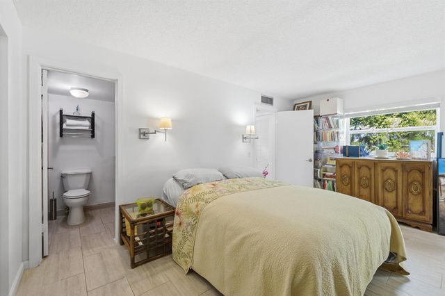 433 Flanders J, Delray Beach, FL 33484