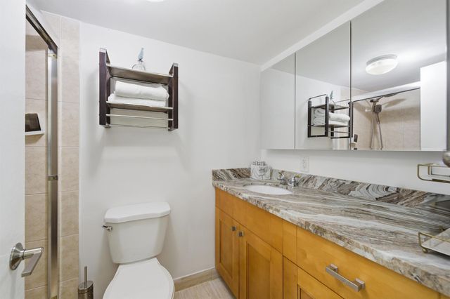 433 Flanders J, Delray Beach, FL 33484