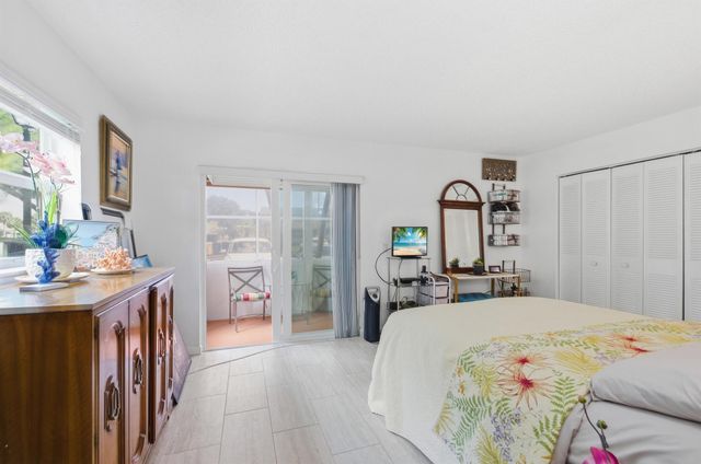 433 Flanders J, Delray Beach, FL 33484