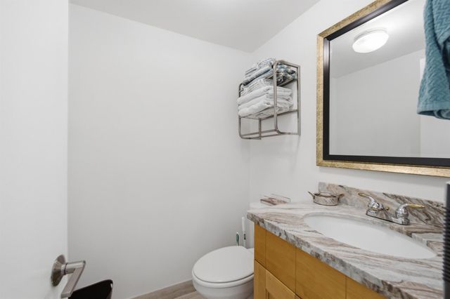 433 Flanders J, Delray Beach, FL 33484