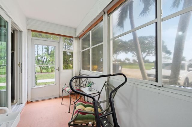 433 Flanders J, Delray Beach, FL 33484