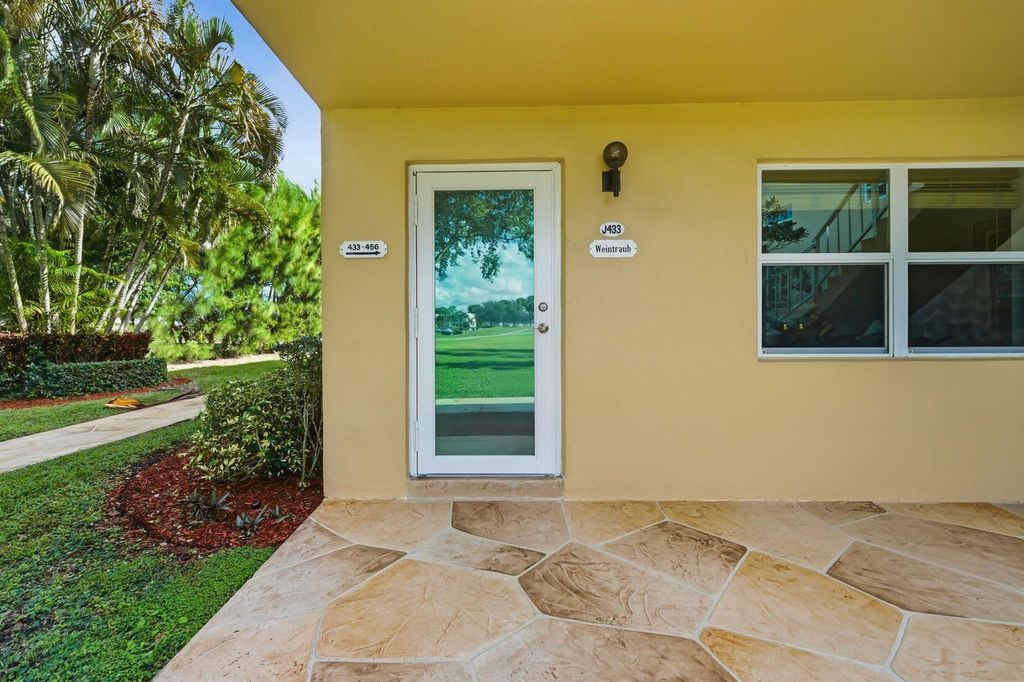433 Flanders J, Delray Beach, FL 33484