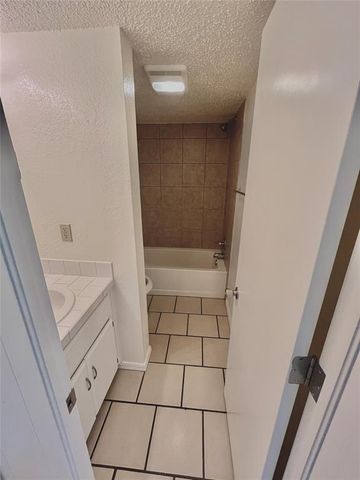 1901 E Lindsey Street 26B, Norman, OK 73071