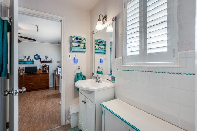 6120 Whitman Avenue, Fort Worth, TX 76133