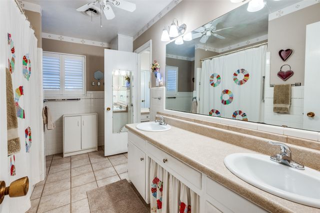 6120 Whitman Avenue, Fort Worth, TX 76133