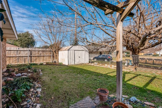6120 Whitman Avenue, Fort Worth, TX 76133