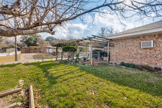 6120 Whitman Avenue, Fort Worth, TX 76133