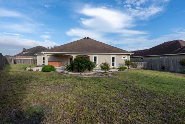 6801 Jets Ct, Corpus Christi, TX 78414