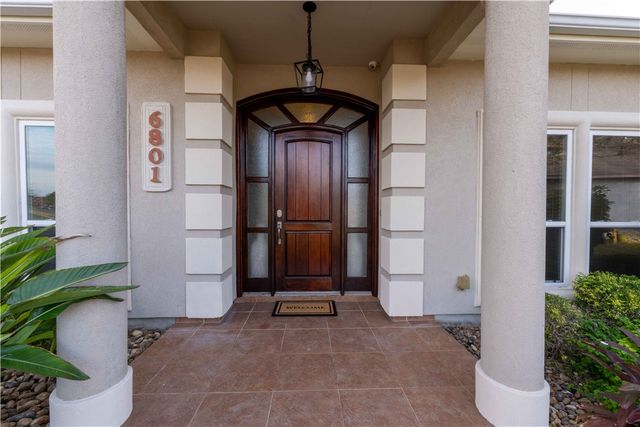 6801 Jets Ct, Corpus Christi, TX 78414