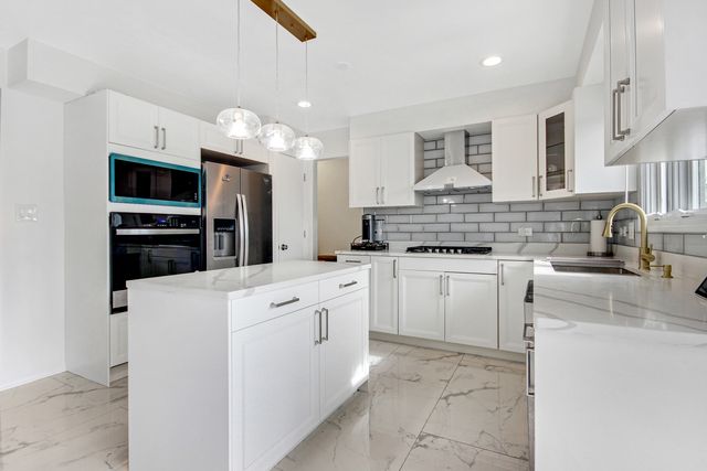 19018 Nightingale Lane, Country Club Hills, IL 60478