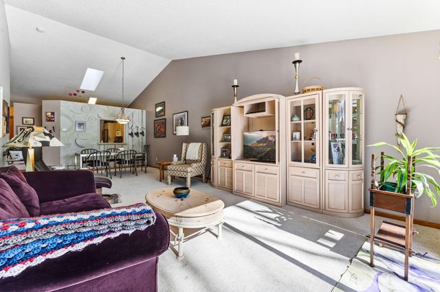 6742 Gretchen Lane N, Oakdale, MN 55128