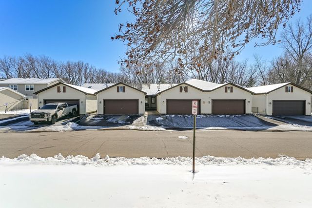 6742 Gretchen Lane N, Oakdale, MN 55128