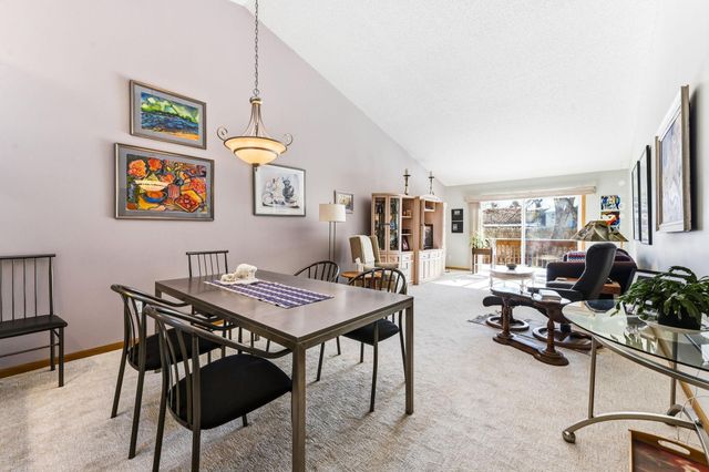 6742 Gretchen Lane N, Oakdale, MN 55128