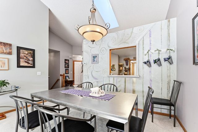 6742 Gretchen Lane N, Oakdale, MN 55128