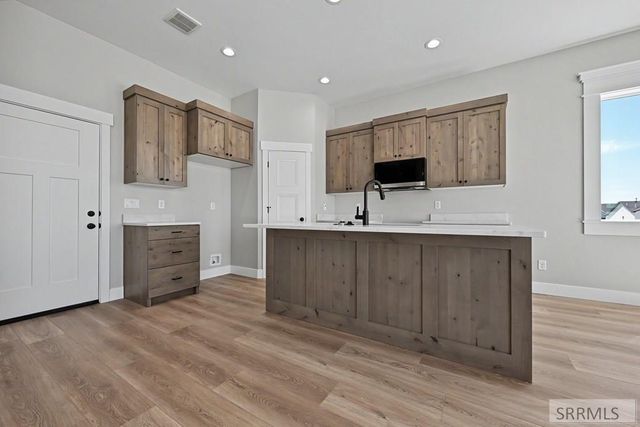 932 Montezuma St, Idaho Falls, ID 83402