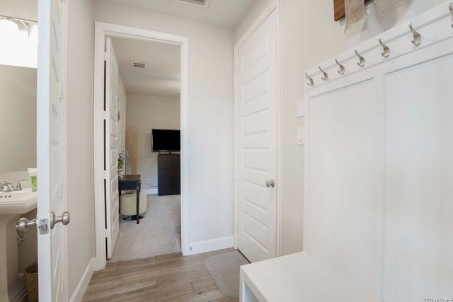 2027 Dalhart, San Antonio, TX 78253