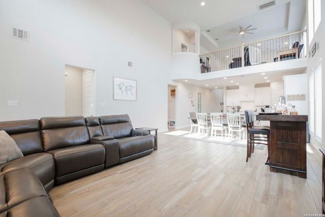 2027 Dalhart, San Antonio, TX 78253
