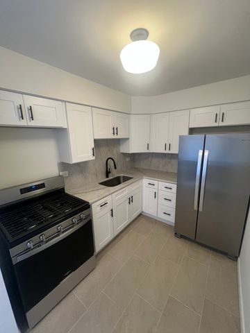 8541 Lotus Avenue 916, Skokie, IL 60077