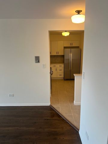 8541 Lotus Avenue 916, Skokie, IL 60077