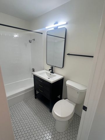 8541 Lotus Avenue 916, Skokie, IL 60077