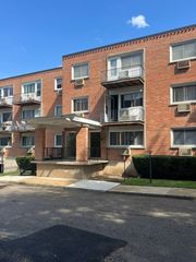 8541 Lotus Avenue 916, Skokie, IL 60077