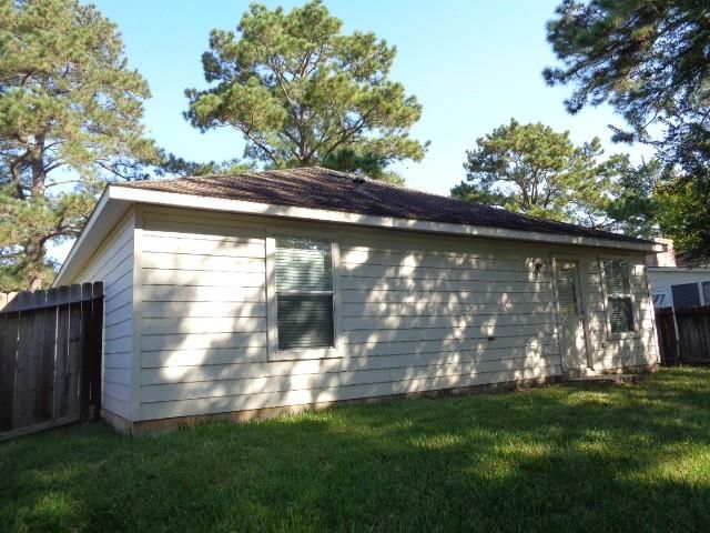 12079 La Salle Oaks, Conroe, TX 77304