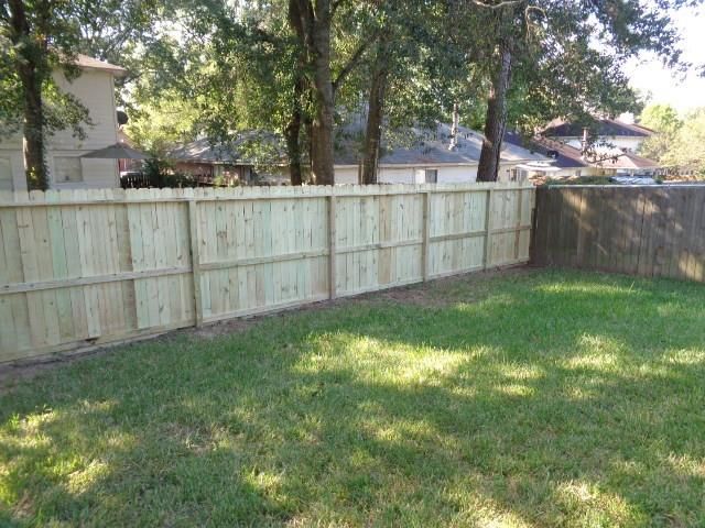 12079 La Salle Oaks, Conroe, TX 77304