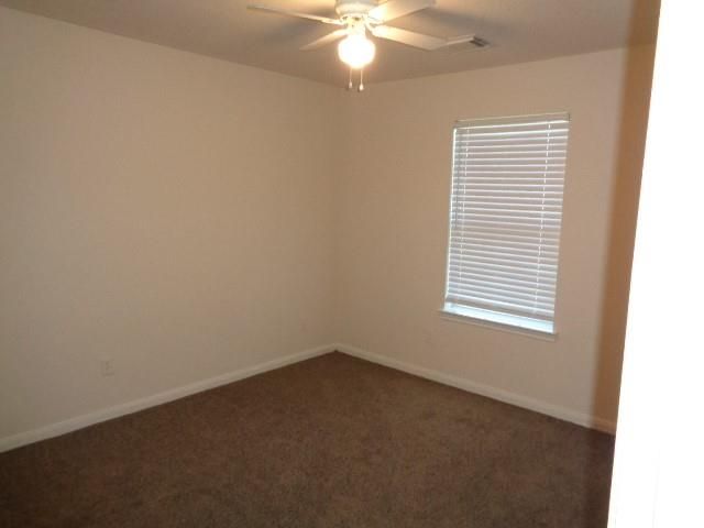 12079 La Salle Oaks, Conroe, TX 77304