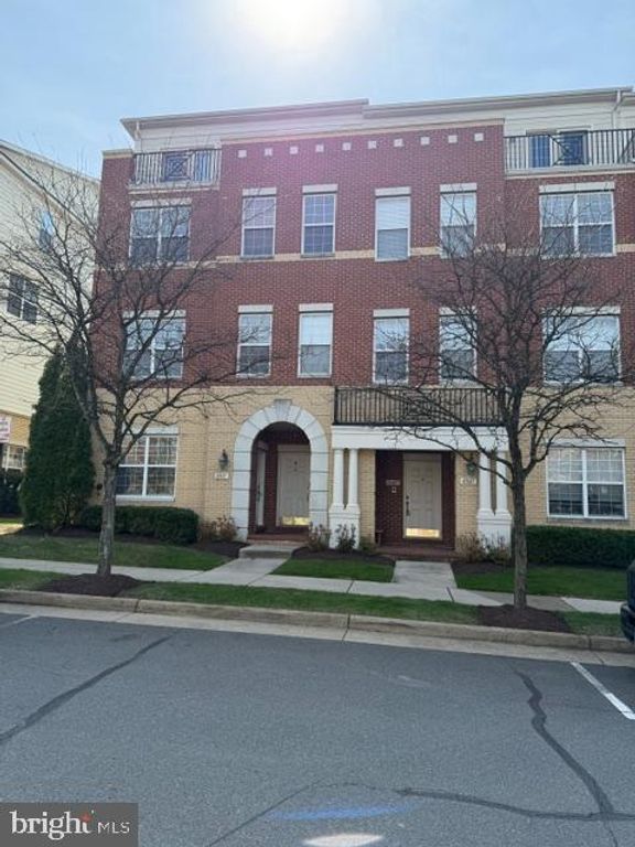 43609 MCDOWELL SQ, Leesburg, VA 20176