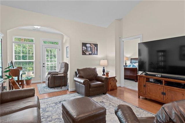 1665 Preston Woods Drive, Winston-salem, NC 27127
