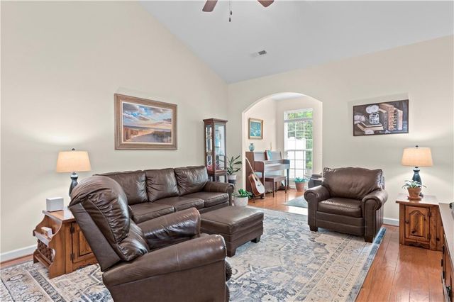 1665 Preston Woods Drive, Winston-salem, NC 27127