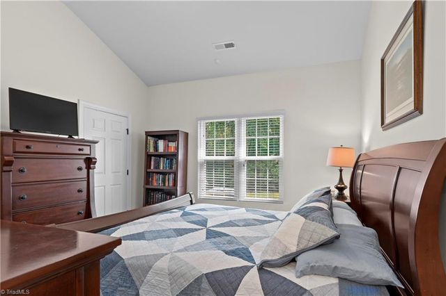 1665 Preston Woods Drive, Winston-salem, NC 27127