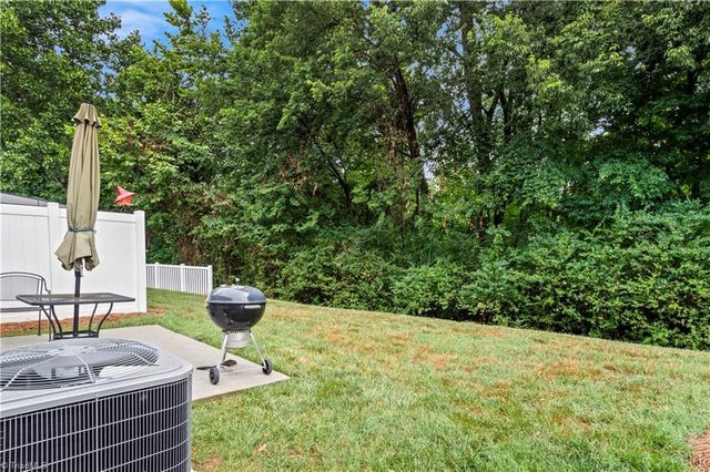 1665 Preston Woods Drive, Winston-salem, NC 27127