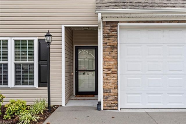 1665 Preston Woods Drive, Winston-salem, NC 27127