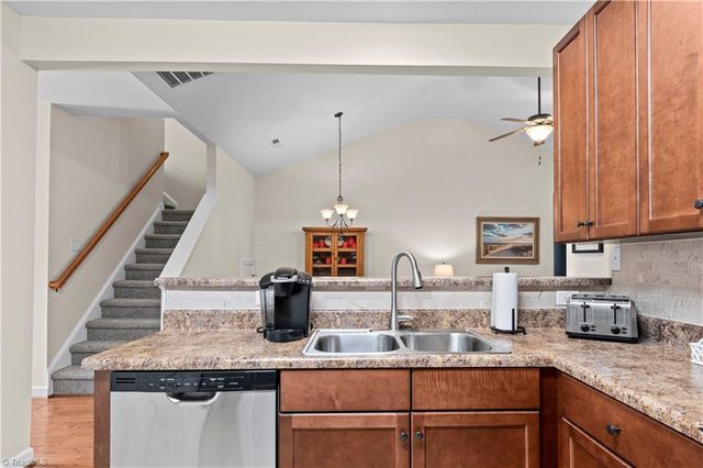 1665 Preston Woods Drive, Winston-salem, NC 27127