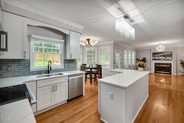 107 Lonebrook Drive, Chapel Hill, NC 27516